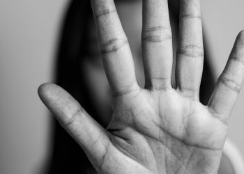 Mulher é agredida e ferida com faca pelo ex-companheiro em residência na zona Leste de Porto Velho