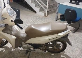 Adolescente é apreendido por suspeita de receptação e motoneta furtada é recuperada pela PM em Ariquemes