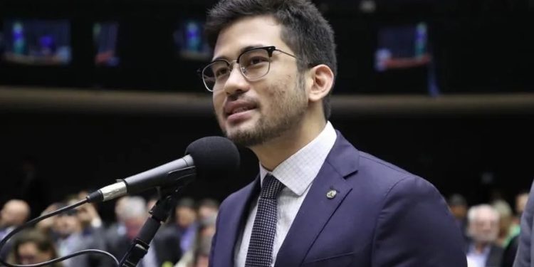 Kim Kataguiri propõe plebiscito em 2026 para discutir nova Constituição e penas mais rígidas