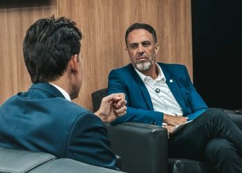 Prefeito Léo Moraes propõe alternativas para redução do custo das passagens aéreas