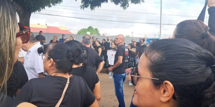 Servidores da saúde fazem manifestação em Porto Velho contra proposta de gestão compartilhada