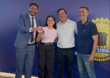 Van fruto de emenda do vereador Márcio Pacele é entregue à comunidade da Ponta do Abunã