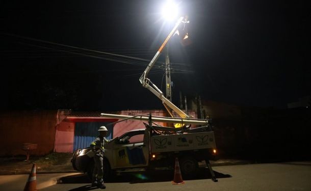 Prefeitura disponibiliza atendimento por WhatsApp para problemas de iluminação em Porto Velho