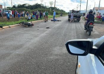 Colisão entre motocicleta e caminhonete resulta em morte e deixa ciclista ferida em Vilhena
