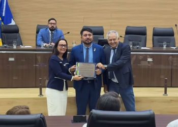 Em meio a polêmicas na saúde pública, secretário de Rondônia recebe homenagem da Assembleia Legislativa