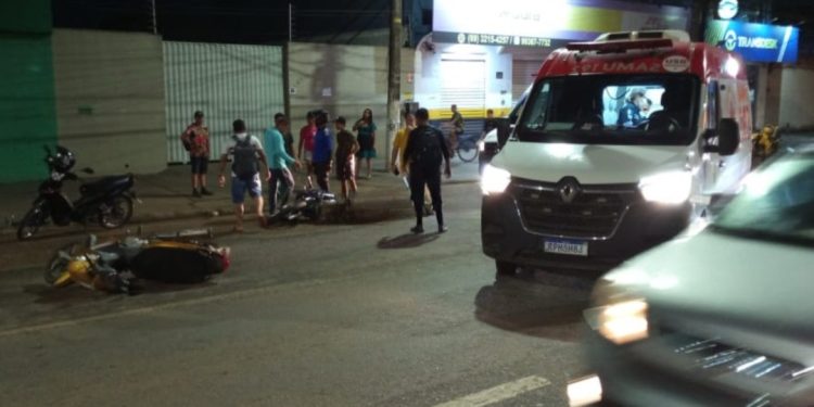 Colisão grave na avenida Jorge Teixeira causada por corrente de motocicleta rompida
