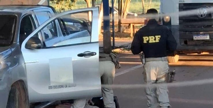 Casal é detido com drogas e munições em caminhonete da Saúde de Guajará-Mirim