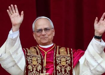 Robert Francis Prevost é escolhido como novo papa e adota o nome Leão XIV