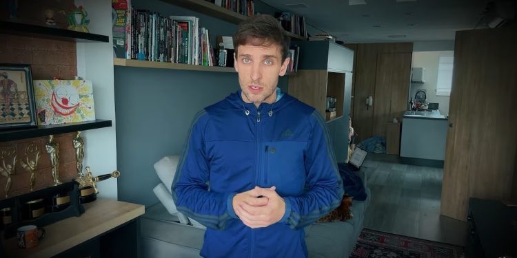 Sentença contra Léo Lins reacende debate sobre os limites do humor e a dignidade humana