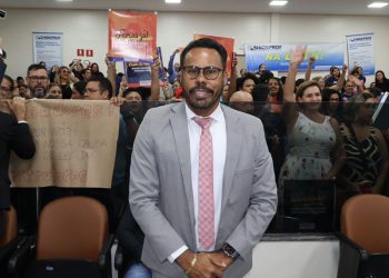 Dr. Santana celebra aprovação de planos de carreira para Educação e Saúde em Porto Velho