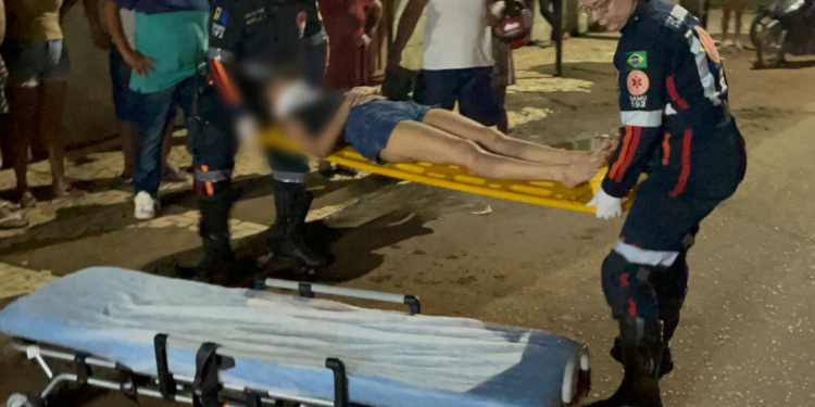 Motociclista e jovem ficam feridos após colisão com carro na zona Sul de Porto Velho