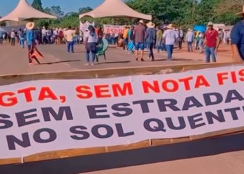 Produtores rurais bloqueiam novamente a BR-364 na altura de Cujubim