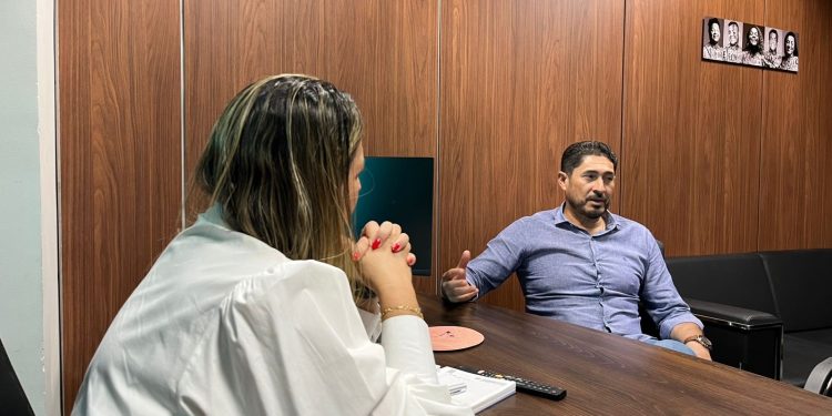 Vereador Márcio Pacele leva demanda de alunos da Ponta do Abunã à SEDUC e cobra aplicação do ENEM nos distritos