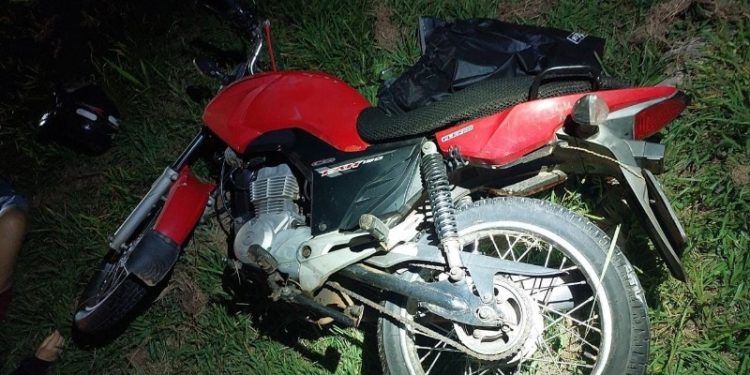 Mulher morre após cair de moto na BR-364