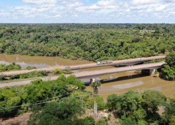 Após interdição na BR-364, tráfego de carretas é liberado na ponte do Rio Candeias