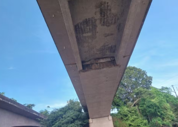 Ponte do rio Candeias segue em obra e sistema ‘pare e siga’ continua