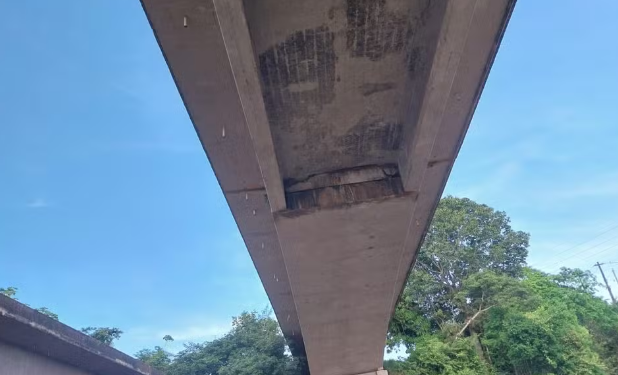 Ponte do rio Candeias segue em obra e sistema ‘pare e siga’ continua