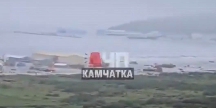 Tsunami atinge Rússia e Japão após terremoto de 8,8 graus