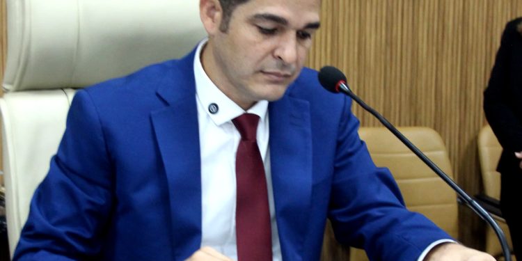 TRE vai atender eleitores em União Bandeirantes, anuncia vereador Adalto