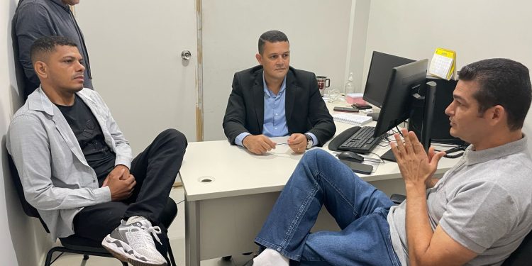 Adalto cobra melhorias no transporte escolar rural de Porto Velho