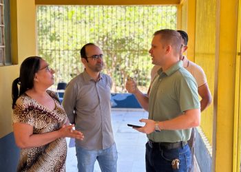 Vereador Pastor Bruno Luciano visita escola rural e cobra melhorias na educação