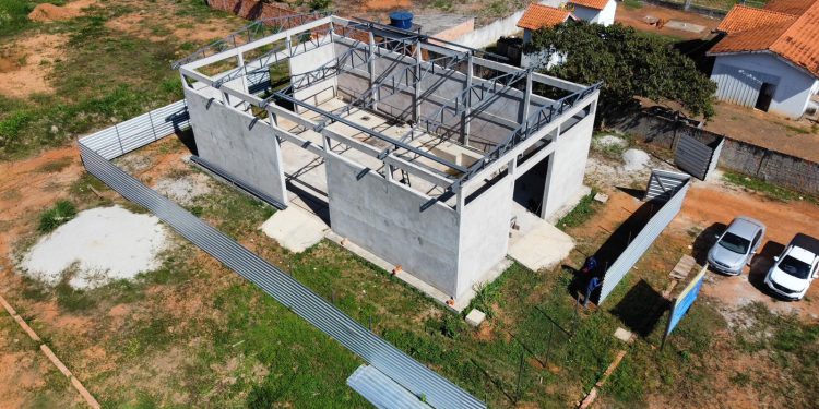 Obras da fábrica de bloquetes são retomadas em Nova Califórnia após intervenção de vereador Márcio Pacele