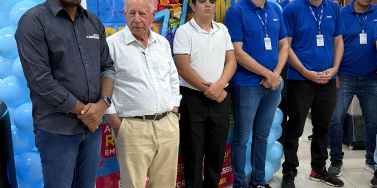 Dr. Santana homenageia Mário Gazin com título de cidadão em solenidade