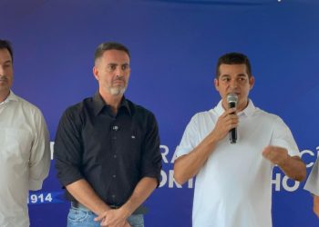 Vereador Adalto prestigia entrega de 34 microscópios para laboratório da capital