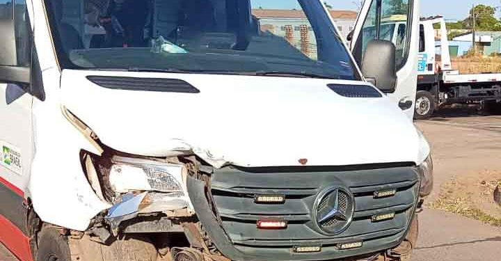 Ambulância do Samu se envolve em acidente na zona sul de Porto Velho