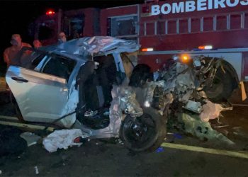 Tragédia na BR-364: três homens morrem em colisão frontal