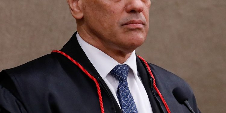 Alexandre de Moraes mantém decreto do IOF e retira cobrança por risco sacado