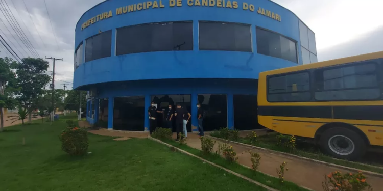 Servidores são afastados por corrupção em Candeias do Jamari