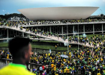 Alexandre de Moraes manda idosas de volta à prisão após violações