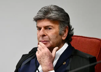 Ministro Fux se isola e desafia decisões de Alexandre Moraes no STF