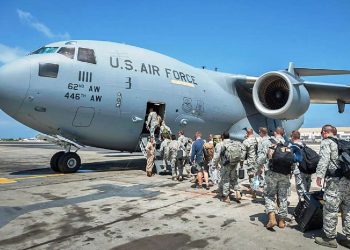 Cargueiros dos Estados Unidos participam de exercício militar conjunto no Centro-Oeste