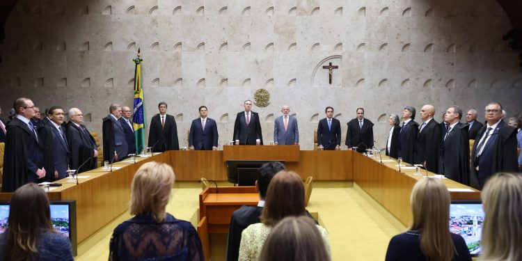 Pesquisa aponta divisão de brasileiros sobre atuação do Judiciário no Brasil