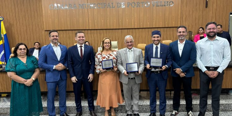 Vereador Pastor Bruno Luciano homenageia líderes com Título de Cidadão Honorário