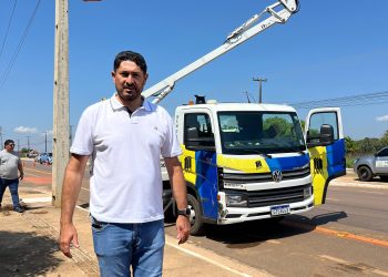 Depois de meses no escuro, Estrada dos Periquitos recebe iluminação após pedido do vereador Márcio Pacele