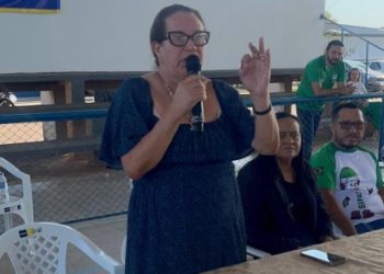 Ellis Regina cobra gratificação para garis durante evento da Seinfra