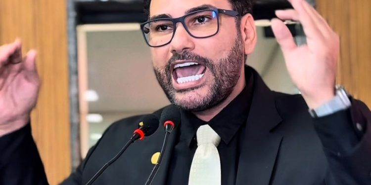 Vereador Marcos Combate de Porto Velho é alvo de medidas protetivas após decisão judicial