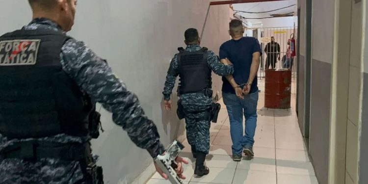 Apenado monitorado é preso armado na BR-364 em Porto Velho