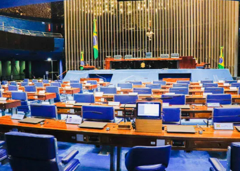 Oposição promete obstrução total após prisão domiciliar de Bolsonaro