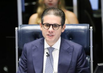 Hugo Motta descarta ampla anistia e nega acordo para pautas dos amotinados