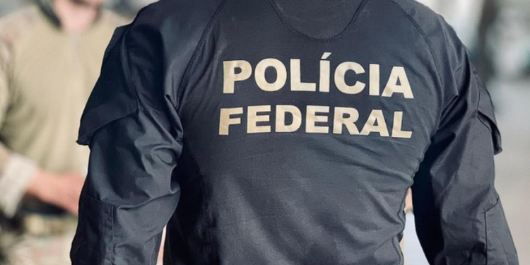 Polícia Federal desarticula esquema milionário de diplomas falsos em Rondônia