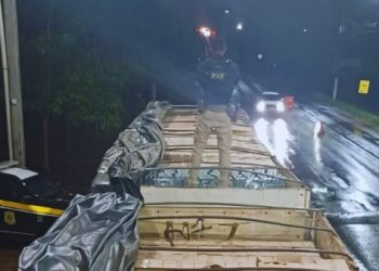 PRF apreende quase 4 mil caixas de bebidas em Ji-Paraná