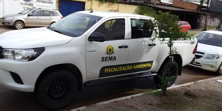 Servidor da Sema é flagrado usando carro oficial para comprar drogas