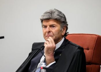 Fux vota contra STF julgar trama golpista e aponta nulidades