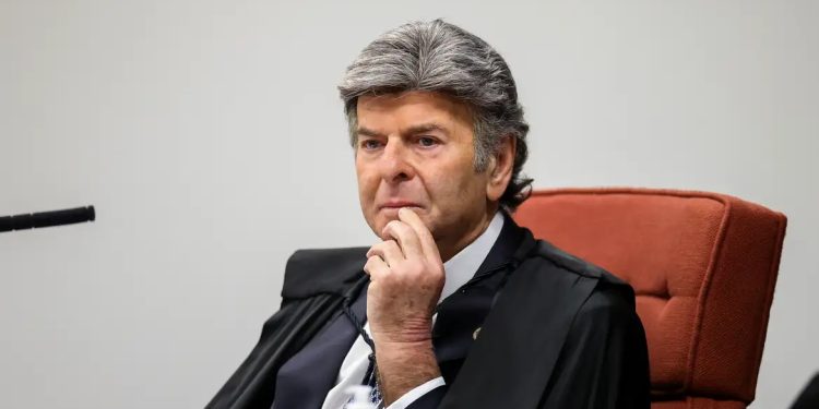 Fux vota contra STF julgar trama golpista e aponta nulidades