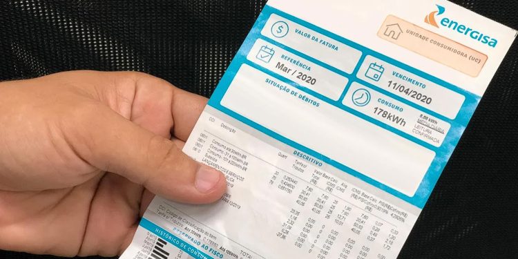 Aneel reduz cobrança e confirma bandeira vermelha 1 em outubro