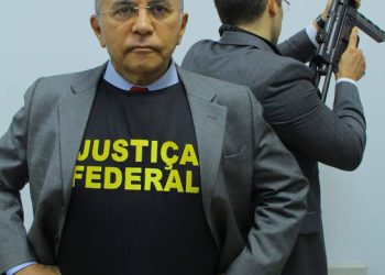 Juiz que condenou Beira-Mar vive como “preso” em casa